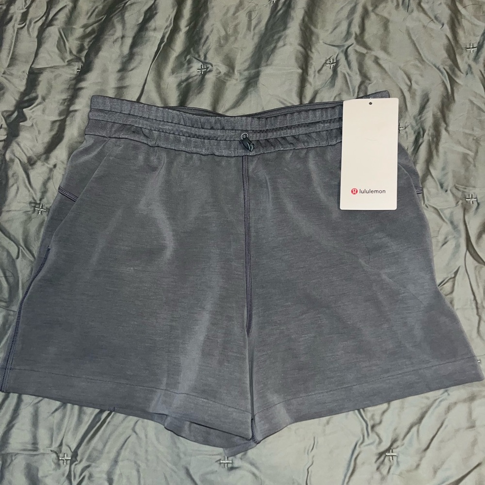 FLASH SALE!! 💙NWT Lululemon softsreme shorts